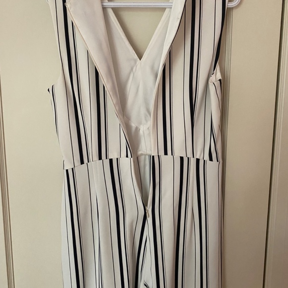 Le Chateau dressy jumpsuit, size M in white with blue stripes - Picture 3 of 6